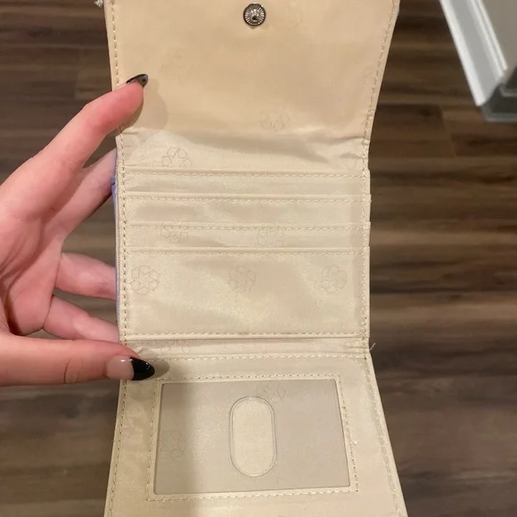 Lavender Wallet Made From Recyclable Materials - Picture 2 of 5